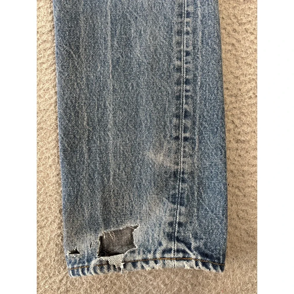 Vintage Levis 501 Jeans Mens Fits 27x30 Distressed Button Fly 80s USA *READ
